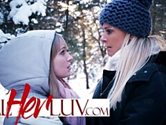 Pies, Penetracion con dedos, Hd, Lesbiana, Madres para coger, Mamá, Pequeña, Tetas