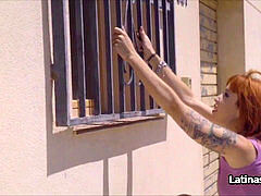 Amateur, Bikini, Sucer une bite, Fille latino, De plein air, Réalité, Rousse roux