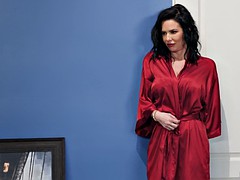 Gros seins, Brunette brune, Mère que j'aimerais baiser, Séduite, Softcore
