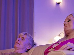 Blondine, Paar, Tschechisch, Europäisch, Klaffend, Oma, Hardcore, Reif