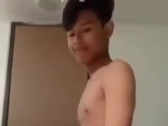 Enthousiasteling, Pijpbeurt, Bruinharig, Homo, Hardcore, Klein, Tiener, Tieten likken