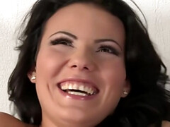 Brunette brune, Tchèque, Femelle, Lingerie, Piercing, Solo, Tatouage, Nénés