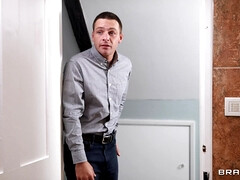 Busty Yasmina Khan take the bath and plays with her pussy