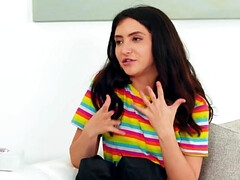 18 años, Morena, Garganta profunda, Estilo perrito, Penetracion con dedos, Lesbiana, Pequeña, Adolescente