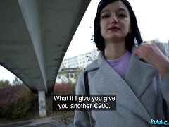 Amateur, Sucer une bite, Brunette brune, Européenne, Faciale, Piercing, Pov, Russe