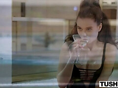 Анальный секс, Брюнетки, Кончили внутрь, Две девушки, Большие дырки, Киски, Наездница, Втроем