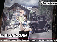 18 jahre, Hinter den kulissen, Braunhaarige, Tschechisch, Frau, Zierlich, Solo, Titten