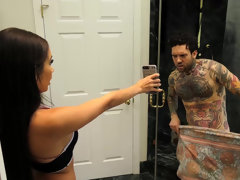 Salle de bains, Gros seins, Tir de sperme, Noir ébène, Hard, Interracial, Maman, Douche