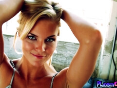 Gros seins, Blonde, Plantureuse, Lingerie, Seins naturels, Petite femme, Maigrichonne, Solo