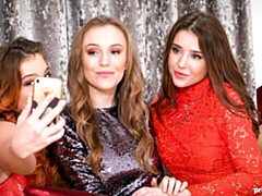 Большая жопа, Большие сиськи, Лесбиянка, Лизание, Белье, Мастурбация, Стриптизерша, Молоденькие