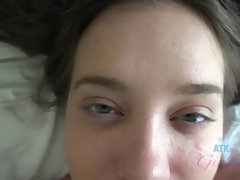 お尻, 茶髪の, 指いじり, キス, ピアス, オマンコ, 剃毛, 濡れ