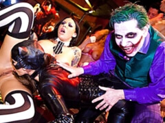 Gros cul, Grosse bite, Gros seins, Sucer une bite, En levrette, Groupe, Hard, Fête