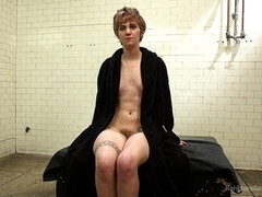 Amateur, Blonde, Tir de sperme, Partouze, Groupe, Maigrichonne, Adolescente, Jouets