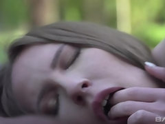 Брюнетки, Семяизвержение, Сперма на лице, На природе, Пирсинг