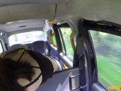 Voiture, Tir de sperme, En levrette, Doigter, Léchez, De plein air, Chatte, Lécher le sphincter