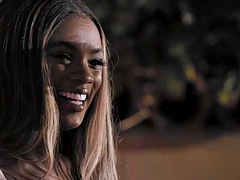 Mignonne, Noir ébène, Lesbienne, Fête, Piercing, Adolescente, Nénés, Jouets