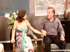 Enthousiasteling, Pijpbeurt, Handbeurt, Zoenen, Likken, Rijpe lesbienne, Moeder die ik wil neuken