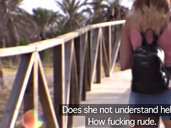 Nude amateur babe walking on the beach then fucking