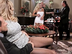 Anal, Blonde, Éjaculation interne, Gorge profonde, Groupe, Branlette thaïlandaise, Lingerie, Piercing