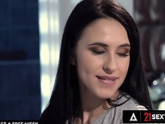 18 ans, Cul à la bouche, Sucer une bite, Gorge profonde, Queue, Doigter, Adolescente, Ados anal