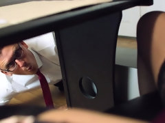 Grosse titten, Blondine, Blasen, Betrug, Ehemann, Natürlichen titten, Büro, Pov