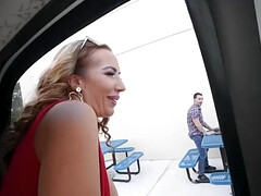 美女, デカ尻, デカパイ, ブロンド, フェラチオ, 巨乳な, 車, 淫乱熟女