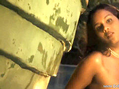 Arabe, Asiatique, Brunette brune, Extrême, Mature, Mère que j'aimerais baiser, Maîtresse, Softcore