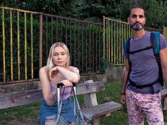 Blond, Pijpbeurt, Europees, Vriendin, Gezichtspunt, Geschoren, Zuigen, Tatoeage