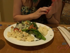 Morena, Novia, Masturbación, Pezones inflados, Coño, Afeitado, Fumando, Tetas