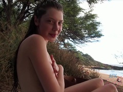 Amateur, Playa, Bikini, Morena, Penetracion con dedos, Desnudo, Fumando, Calcetines