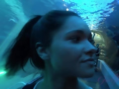 Amateur, Brunette brune, Exhib, Petite amie, Nue, Petite femme, Pov, Nénés