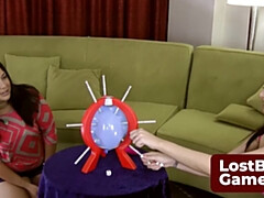 18 años, Morena, Hembra, Juegos, Lesbiana, Orgasmo, Desnudarse, Adolescente