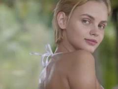 Lieveling, Openbaar, Tieten likken