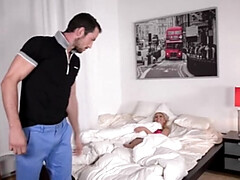 Grosser schwanz, Blondine, Spermaladung, Kehlenfick, Aufs gesicht abspritzen, Hd, Piercing, Rasiert