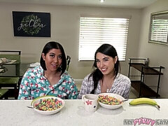 Chambre à dormir, Léchez, Lingerie, Chatte, Cheveux courts, Dénudage, Adolescente, Nénés