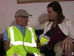 デカ尻, イギリス人, エロ熟女, オナニー, 淫乱熟女, 母, 義母, タトゥー