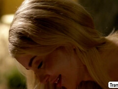 Anal, Gros seins, Gorge profonde, Jeunes transsexuelles thaïlandaises, Lécher le sphincter, Transsexuelle