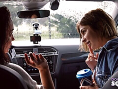 Grosser arsch, Blasen, Hundestellung, Fingern, Milf, Entkleiden, Tätowierung, Titten