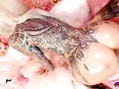 バック, 顔射, 開帳, 巨大, なめる, 馬乗り, ラフ, スパンキング