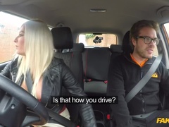 Voiture, Éjaculation interne, En levrette, Doigter, Branlette thaïlandaise, De plein air, Pov, Chatte