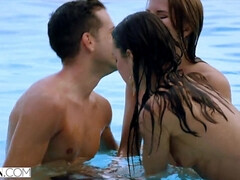 Mamada, Morena, Corridas faciales, Peludo, Sexo duro, Lamidas, Montar, Trio