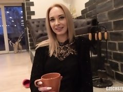 Arsch, Blasen, Hundestellung, Fingern, Handjob, Rasiert, Entkleiden, Jungendliche (18+)