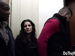 Grosser schwanz, Schwarz, Blasen, Braunhaarige, Hundestellung, Rasiert, Jungendliche (18+), Flotter dreier