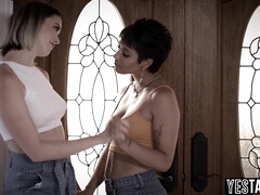 Big titted BIG BEAUTIFUL WOMEN mommy seduces young girl neighbor