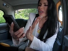 Brunette brune, Tir de sperme, Branlette thaïlandaise, De plein air, Pov, Public, Chevaucher, Grande