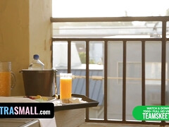 18, 素人, イく瞬間, バック, 手コキする, なめる, 小柄, オマンコ