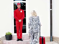 69, 美人, フェラチオ, 手コキする, ホテル, なめる, 淫乱熟女, オッパイの