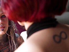 Анальный секс, Большие сиськи, Поцелуи, Лесбиянка, Белье, Мастурбация, Бритые, Тощие