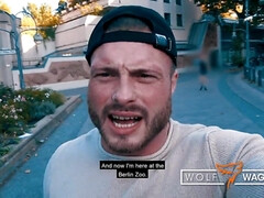 Leie, Blasen, Vollbusig, Sperma im mund, Natürlichen titten, Pov, Öffentlich, Realität