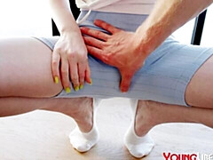 Kont, Grote lul, Pijpbeurt, Bruinharig, Kort haar, Mager, Tiener, Tieten likken